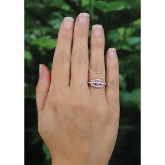 10k White Gold Diamond Heart Art Deco Ring Size 6 1/2 - Picture 2 of 7